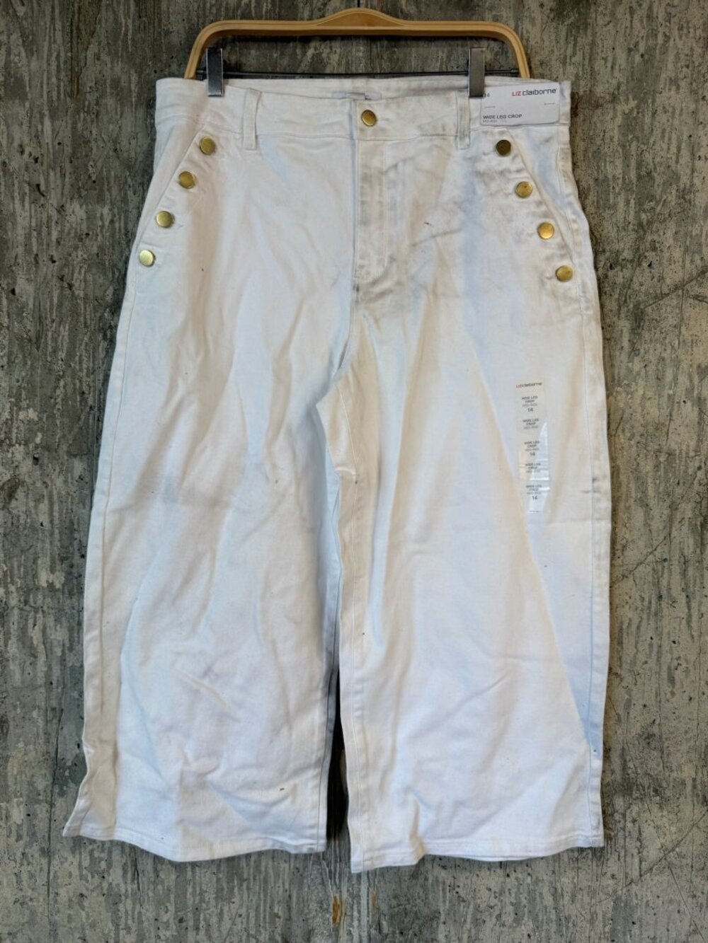 LIZ CLAIBORNE Women's Mid Rise Cropped Pants Size 14 In White (Dirty)